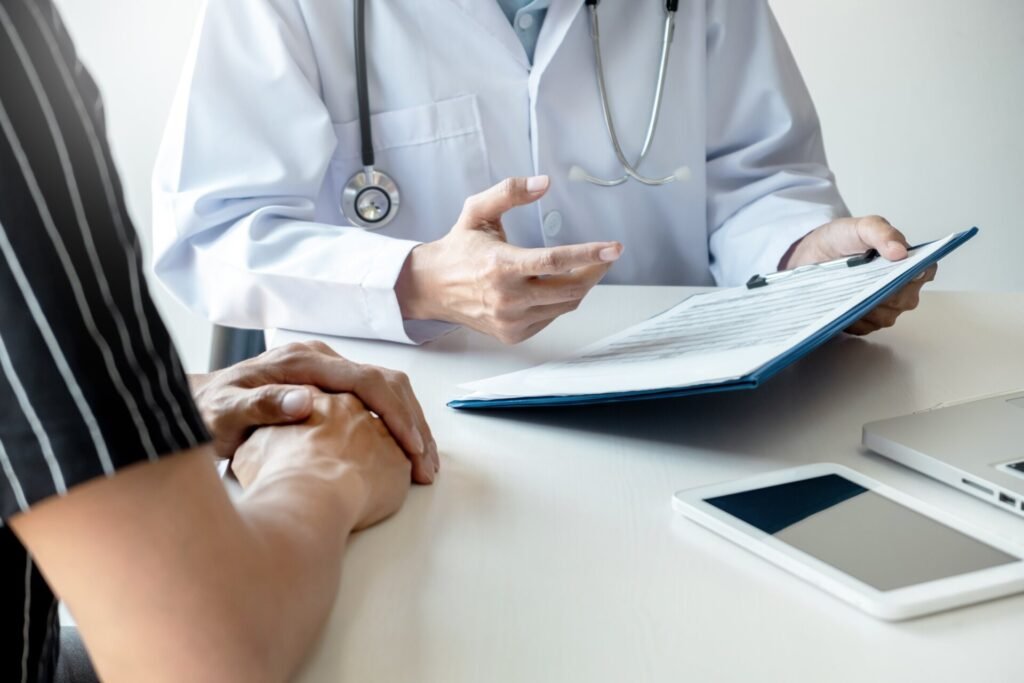 senior doctor and patient meeting in hospital 2021 09 09 17 40 44 utc Traumatologo Ortopedista en Tijuana https://drcisnerosortopedia.com
